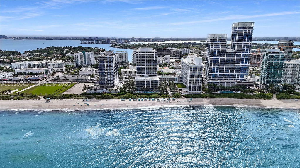 Real estate property located at 6801 Collins Ave #315 (door 302), Miami-dade, Central Carillon Beach Co, Miami Beach, FL
