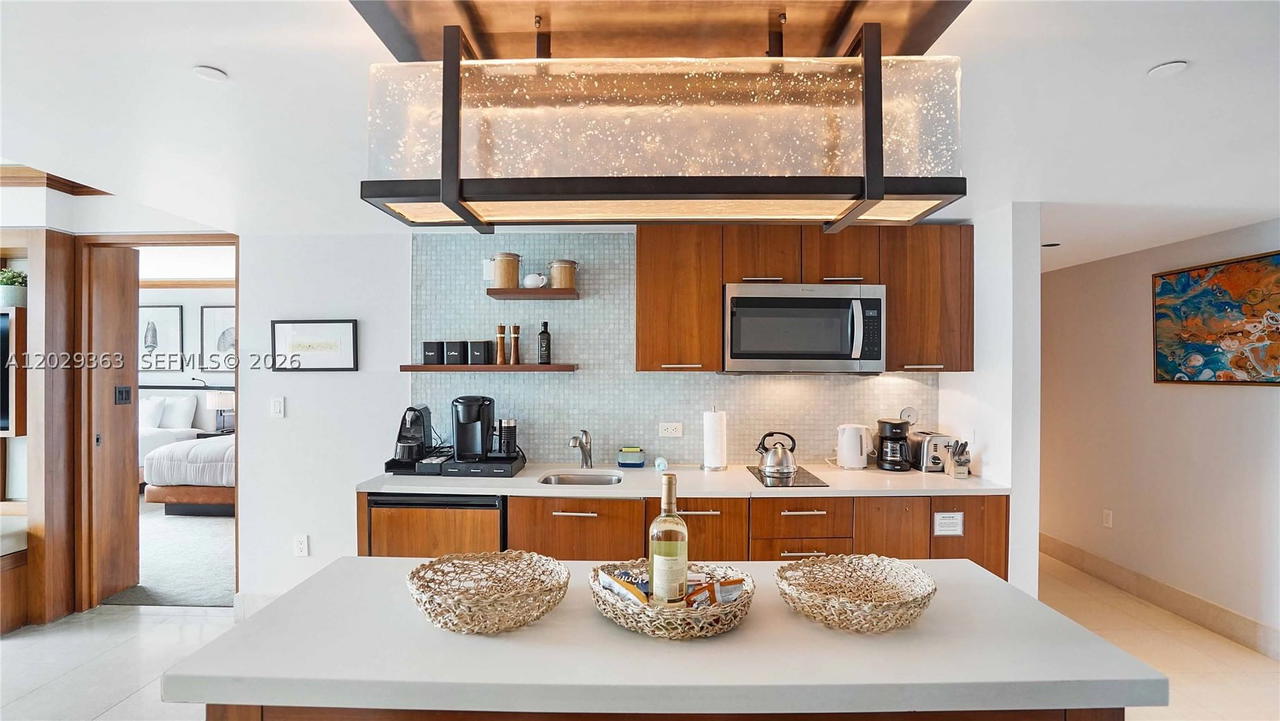 Real estate property located at 6801 Collins Ave #315 (door 302), Miami-dade, Central Carillon Beach Co, Miami Beach, FL