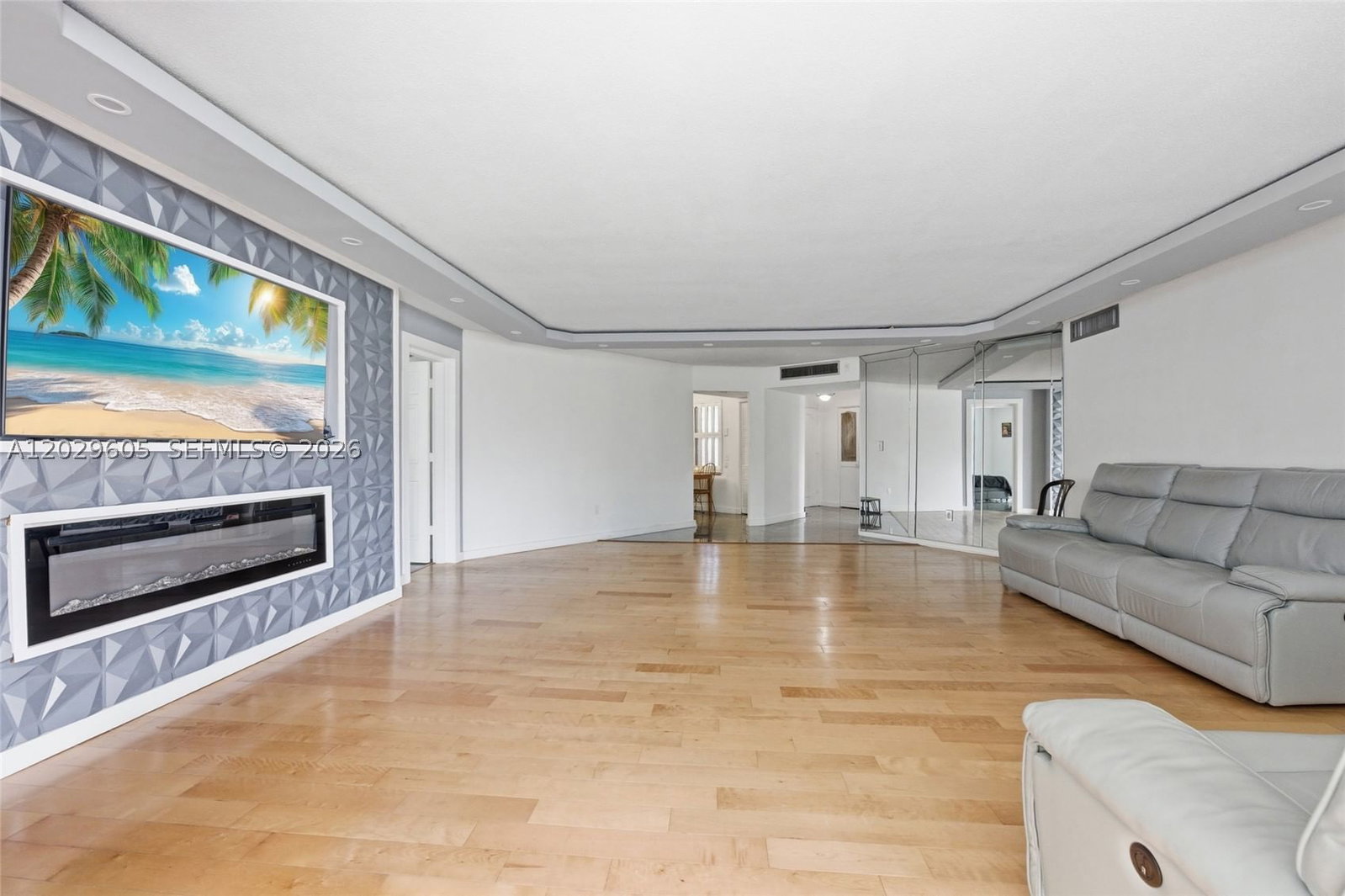 Real estate property located at 1501 191st St C217, Miami-dade, Rolling Green Condo C, Miami, FL