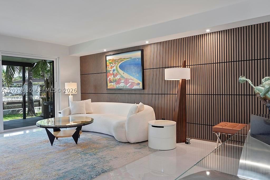 Real estate property located at 661 Kensington Pl #101B, Broward, Townhouses Shores Condo, Wilton Manors, FL
