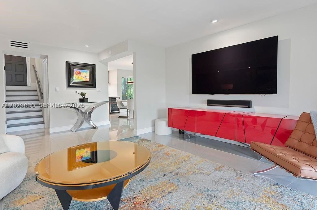 Real estate property located at 661 Kensington Pl #101B, Broward, Townhouses Shores Condo, Wilton Manors, FL