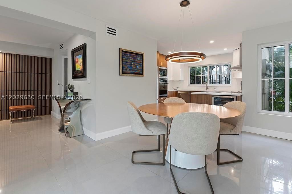 Real estate property located at 661 Kensington Pl #101B, Broward, Townhouses Shores Condo, Wilton Manors, FL