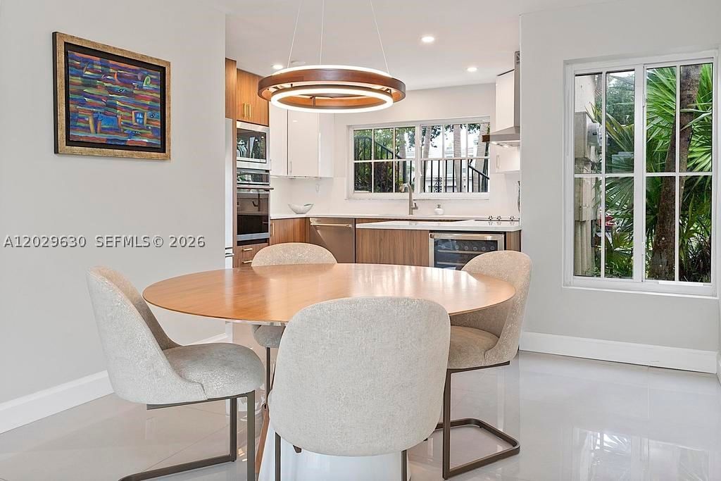 Real estate property located at 661 Kensington Pl #101B, Broward, Townhouses Shores Condo, Wilton Manors, FL