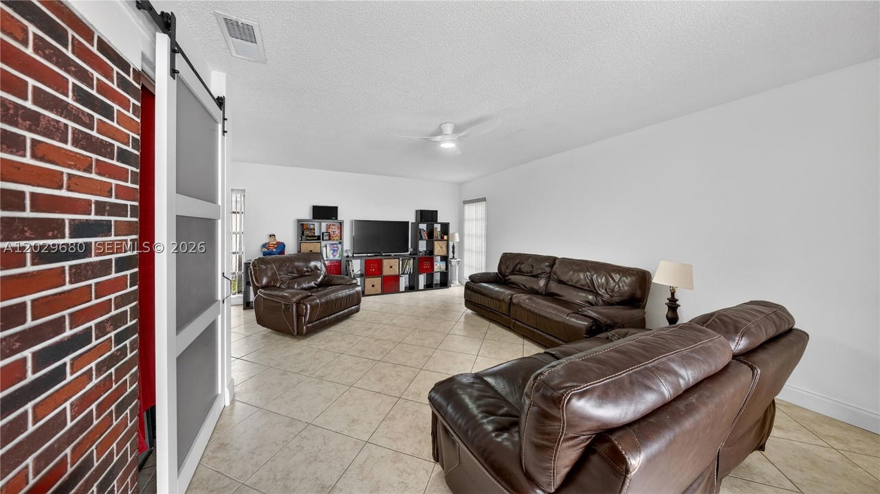 Real estate property located at 9605 187th St, Miami-dade, Bel Aire, Cutler Bay, FL