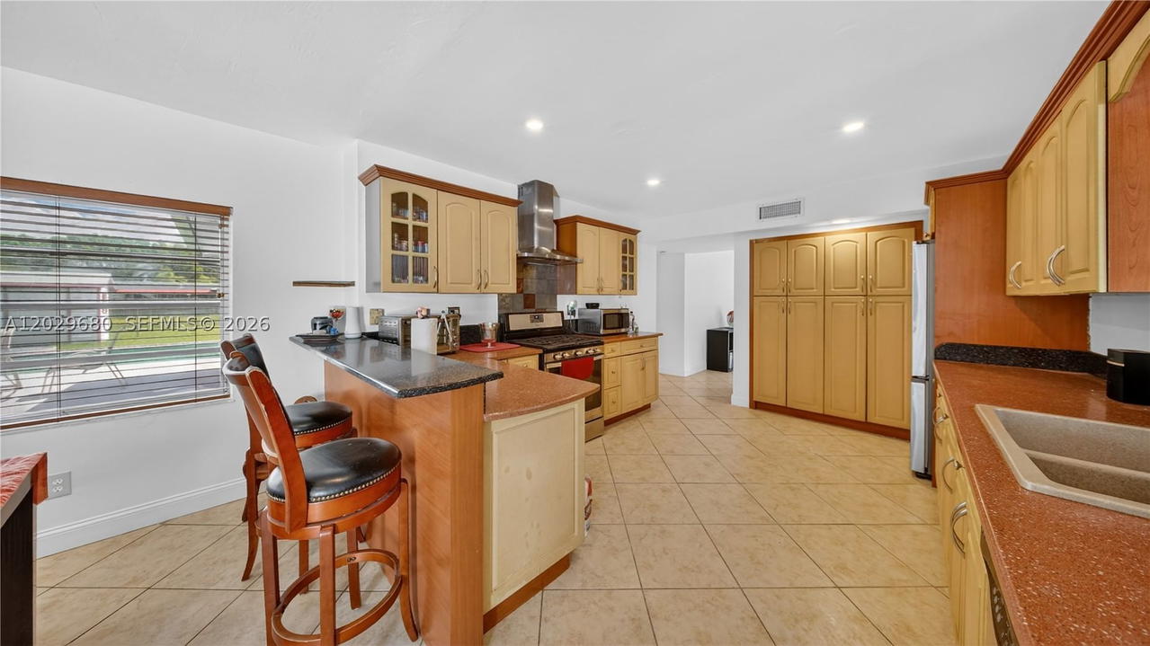 Real estate property located at 9605 187th St, Miami-dade, Bel Aire, Cutler Bay, FL
