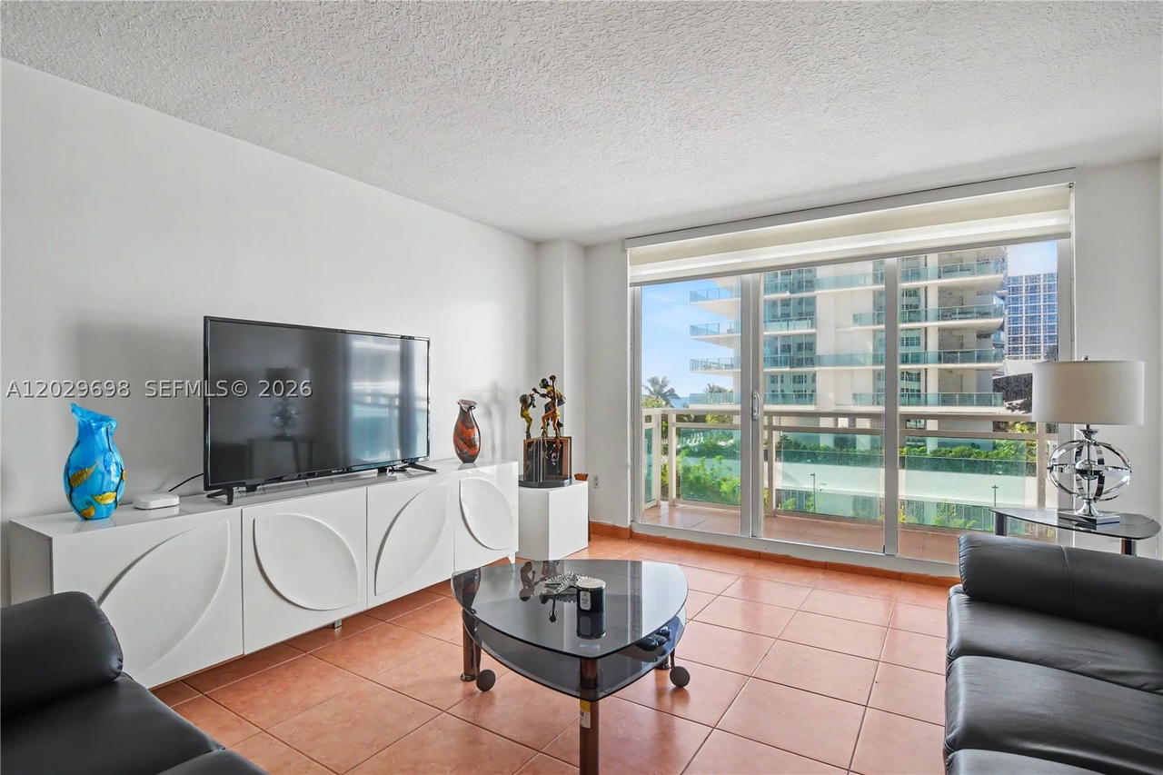 Real estate property located at 6917 Collins Ave #605, Miami-dade, The Collins Condo, Miami Beach, FL