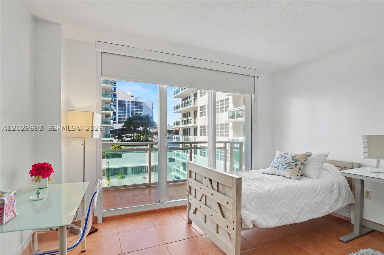 Real estate property located at 6917 Collins Ave #605, Miami-dade, The Collins Condo, Miami Beach, FL