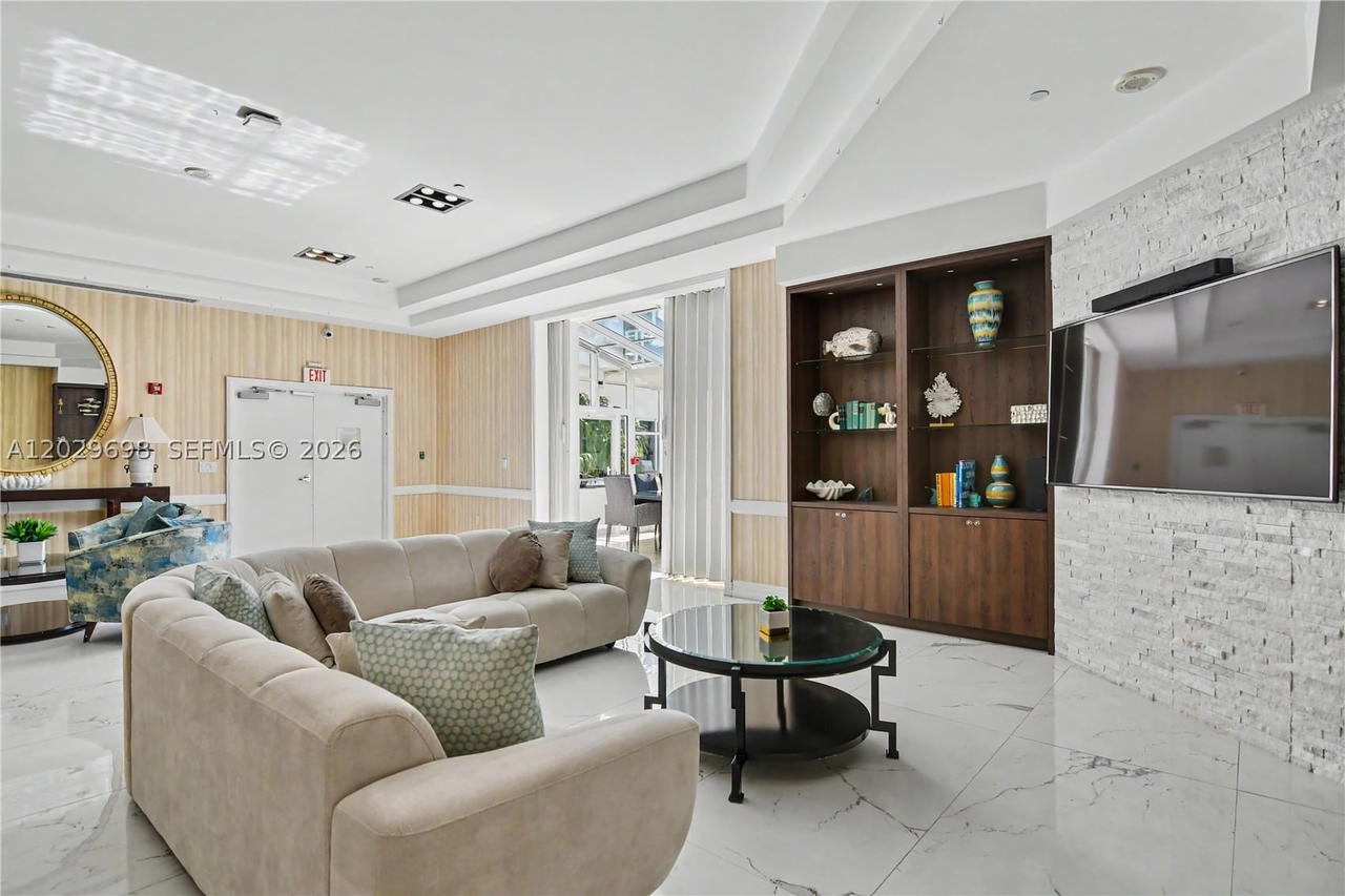 Real estate property located at 6917 Collins Ave #605, Miami-dade, The Collins Condo, Miami Beach, FL