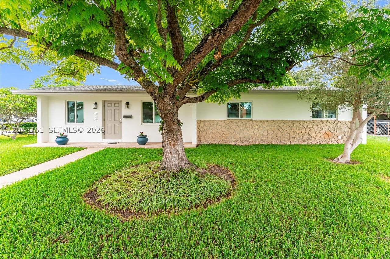 Real estate property located at 5101 127th Pl, Miami-dade, Royale Green Sec 3, Miami, FL