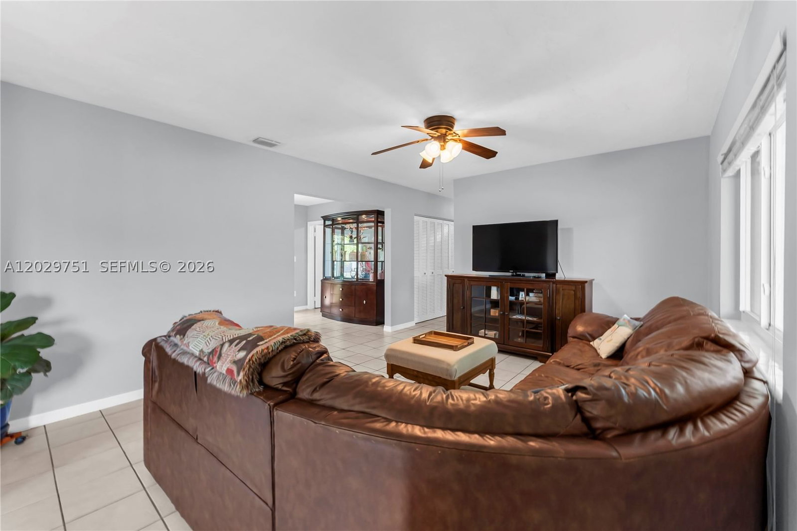 Real estate property located at 5101 127th Pl, Miami-dade, Royale Green Sec 3, Miami, FL
