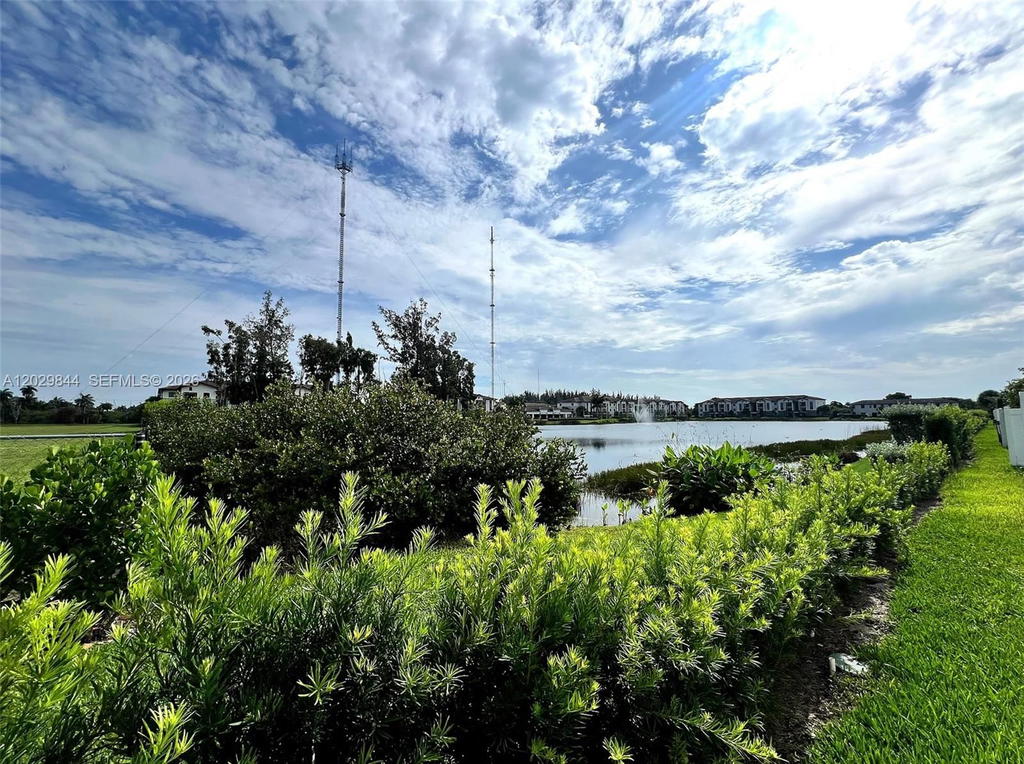 Real estate property located at 671 204th St, Miami-dade, Vista Lago, Miami Gardens, FL