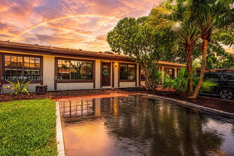 Real estate property located at 2321 Pine Needle Ct, Broward, Everglades Sugar & Land C, Pembroke Pines, FL