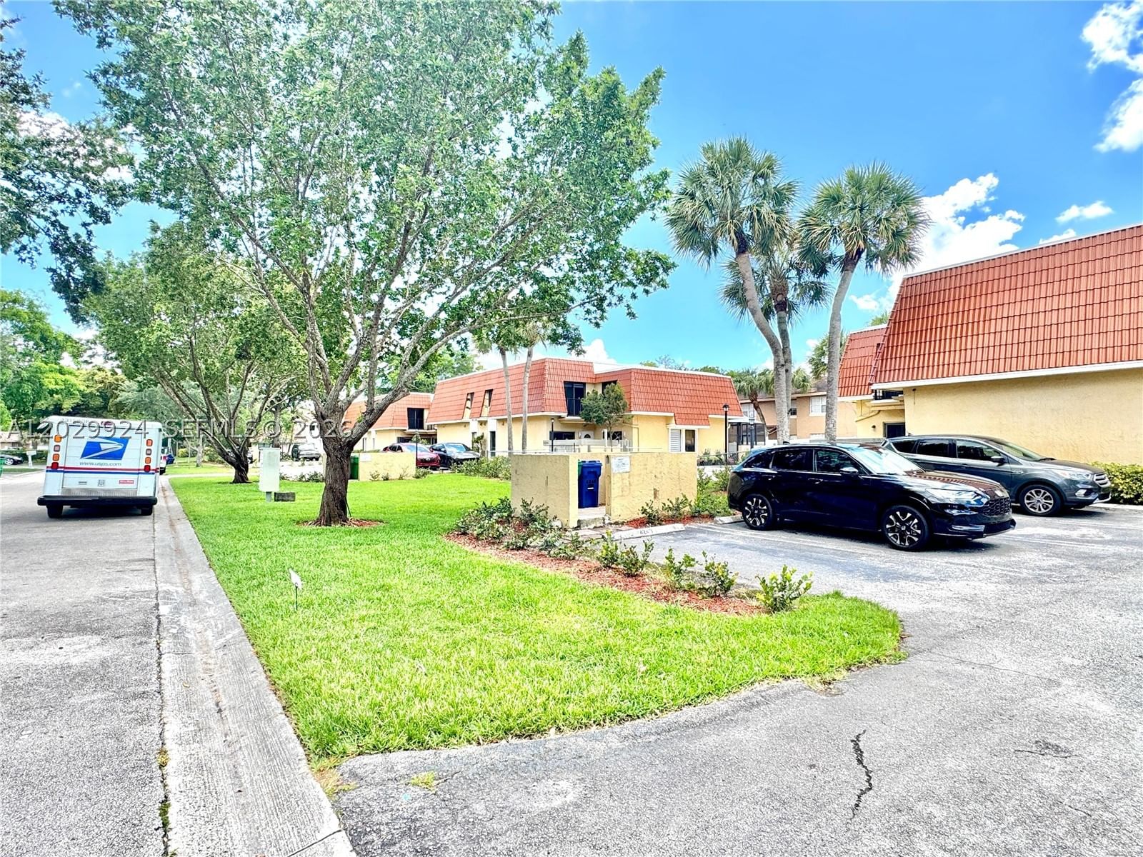 Real estate property located at 4240 114th Ter #40, Broward, Woodlake Village Townhome, Coral Springs, FL
