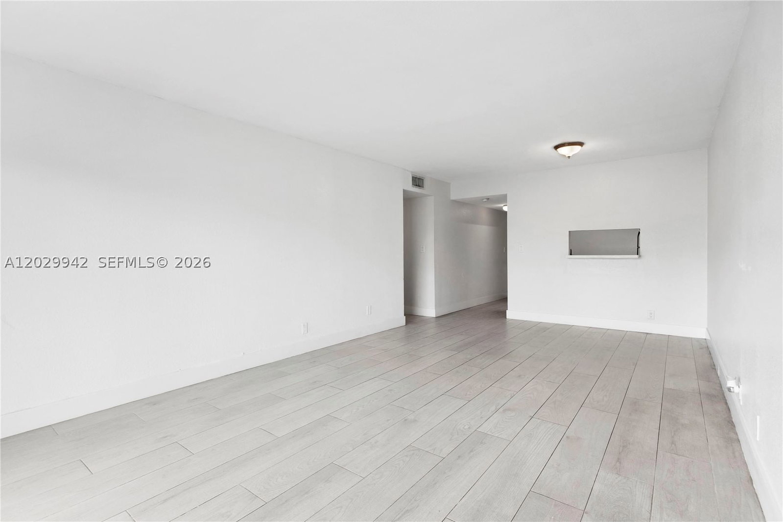 Real estate property located at 5201 Geneva Way #211, Miami-dade, Doral Gardens Ii Condo, Doral, FL