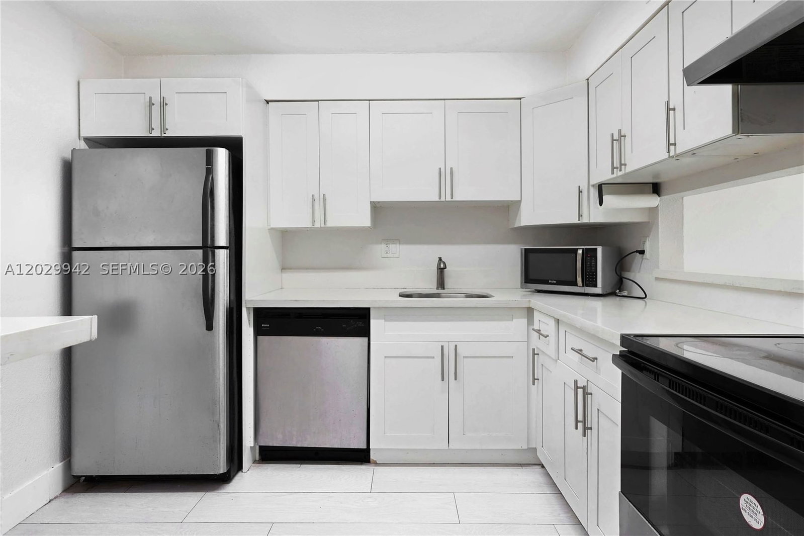 Real estate property located at 5201 Geneva Way #211, Miami-dade, Doral Gardens Ii Condo, Doral, FL