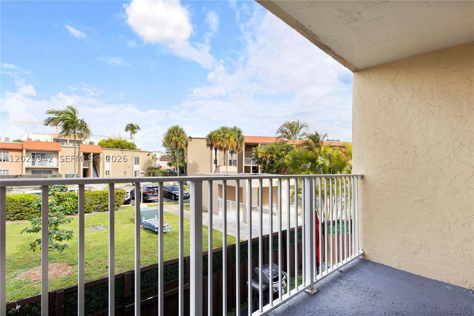 Real estate property located at 5201 Geneva Way #211, Miami-dade, Doral Gardens Ii Condo, Doral, FL