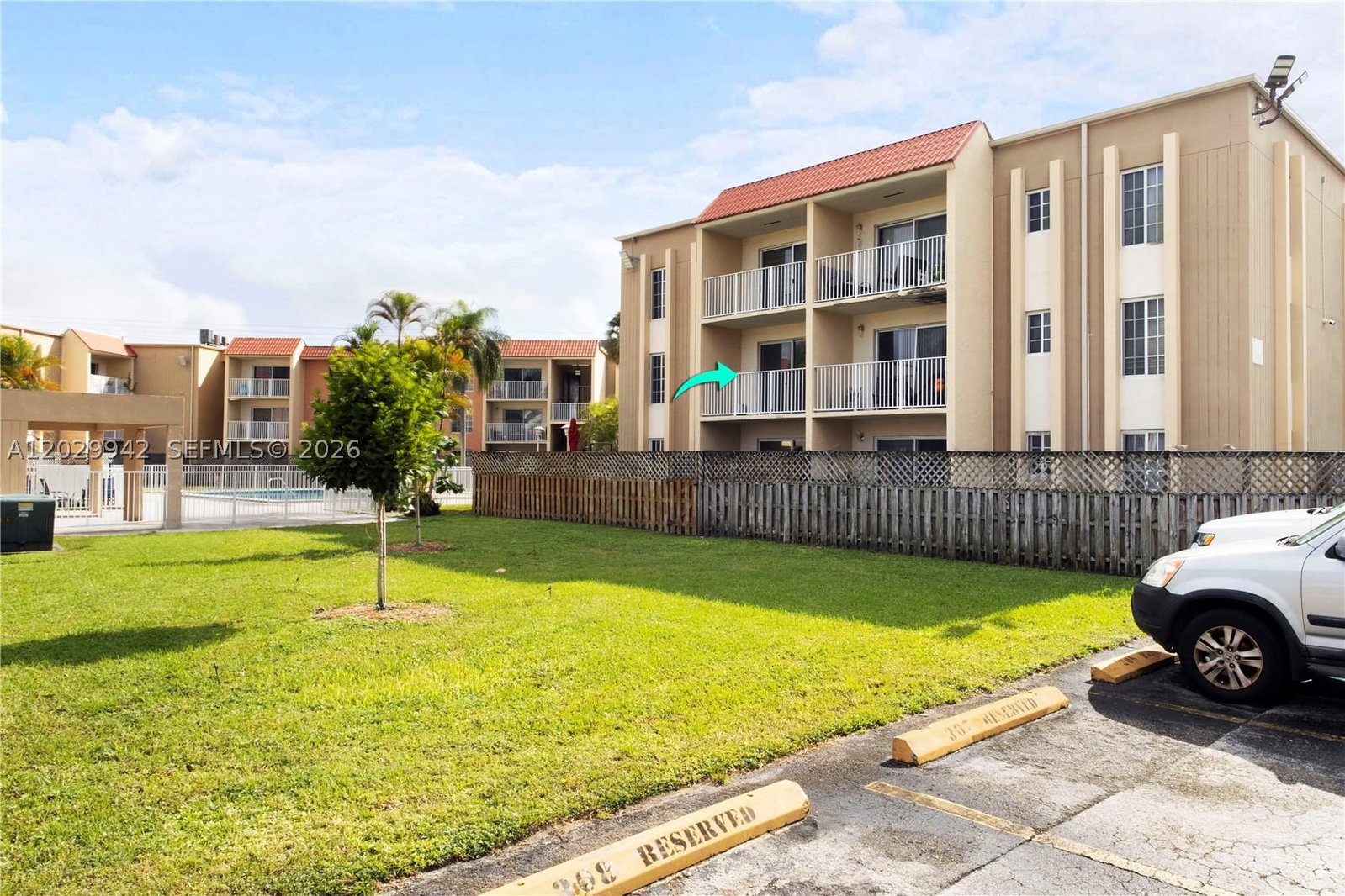 Real estate property located at 5201 Geneva Way #211, Miami-dade, Doral Gardens Ii Condo, Doral, FL