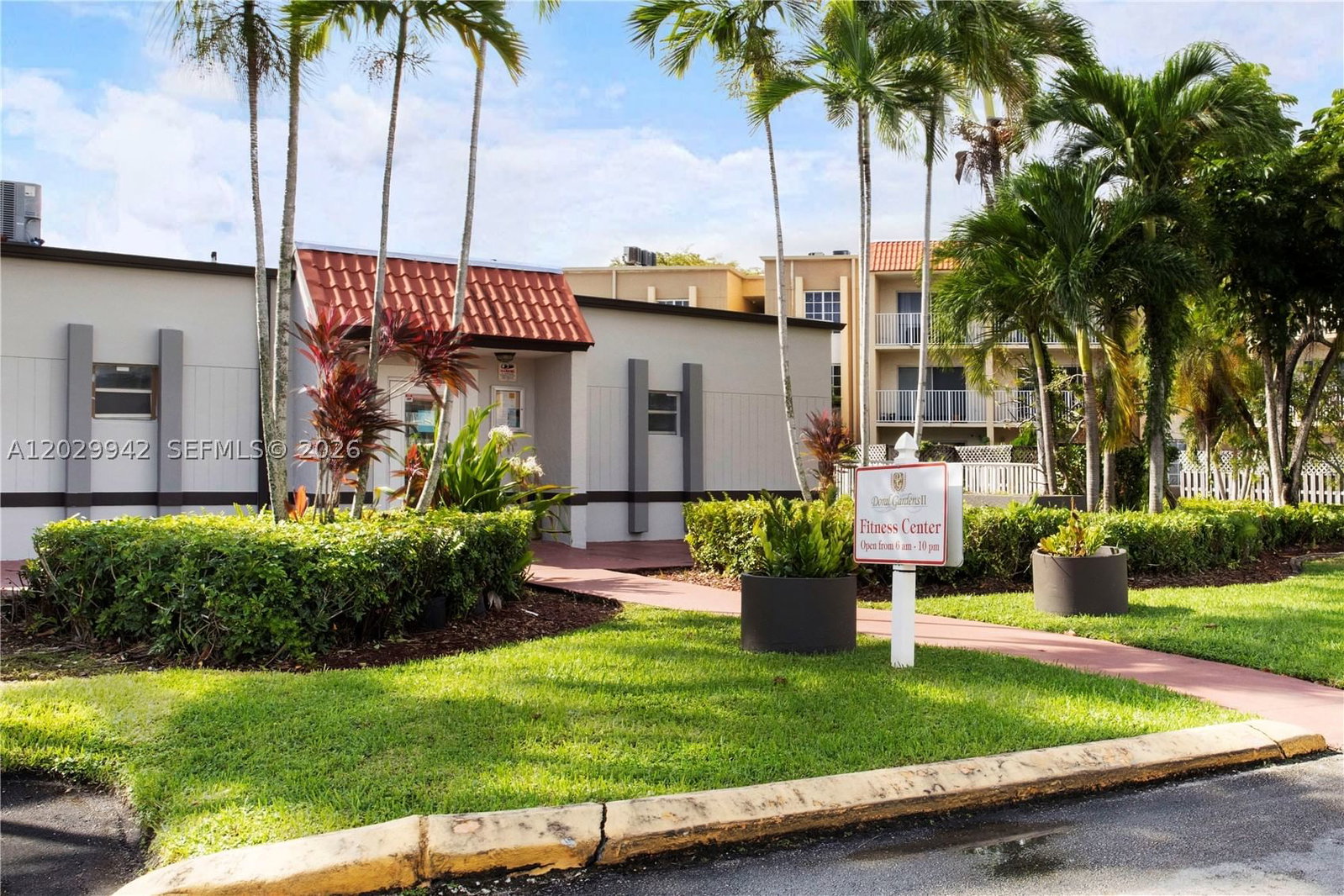 Real estate property located at 5201 Geneva Way #211, Miami-dade, Doral Gardens Ii Condo, Doral, FL