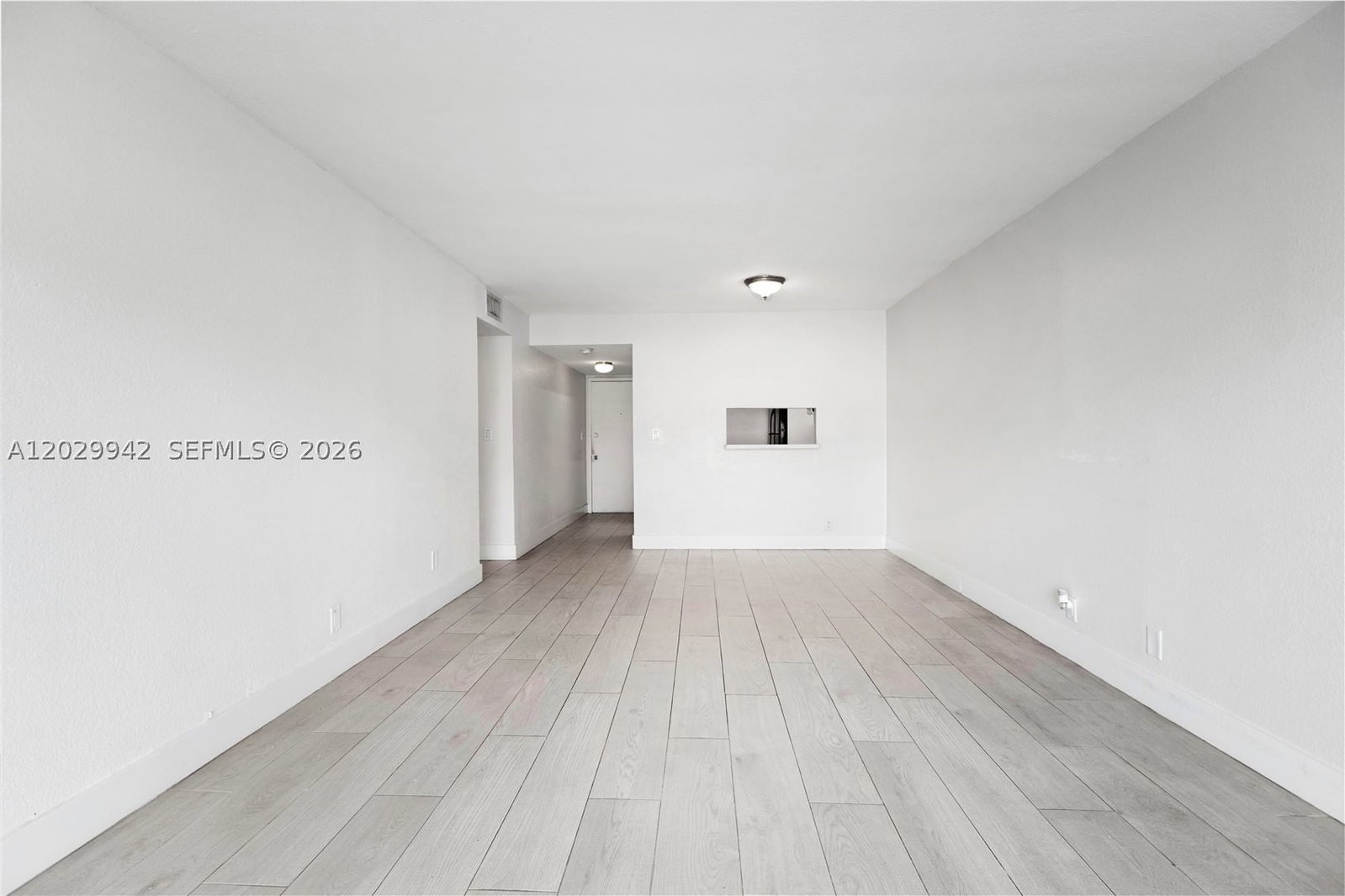 Real estate property located at 5201 Geneva Way #211, Miami-dade, Doral Gardens Ii Condo, Doral, FL