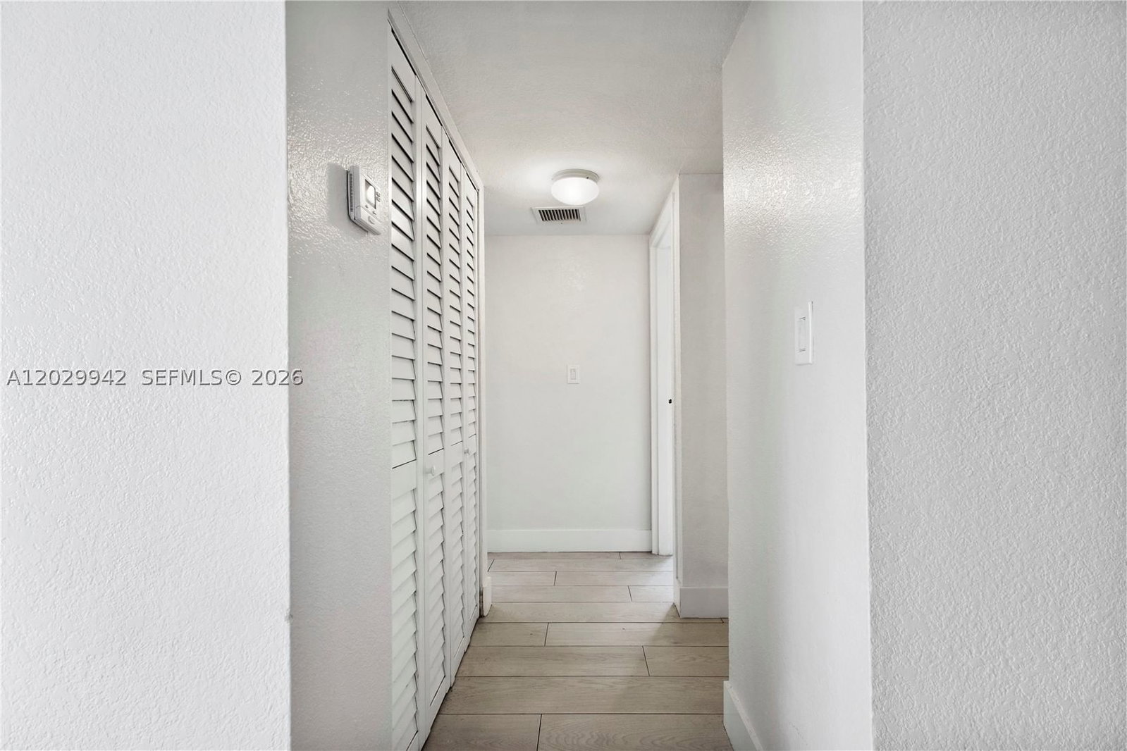 Real estate property located at 5201 Geneva Way #211, Miami-dade, Doral Gardens Ii Condo, Doral, FL