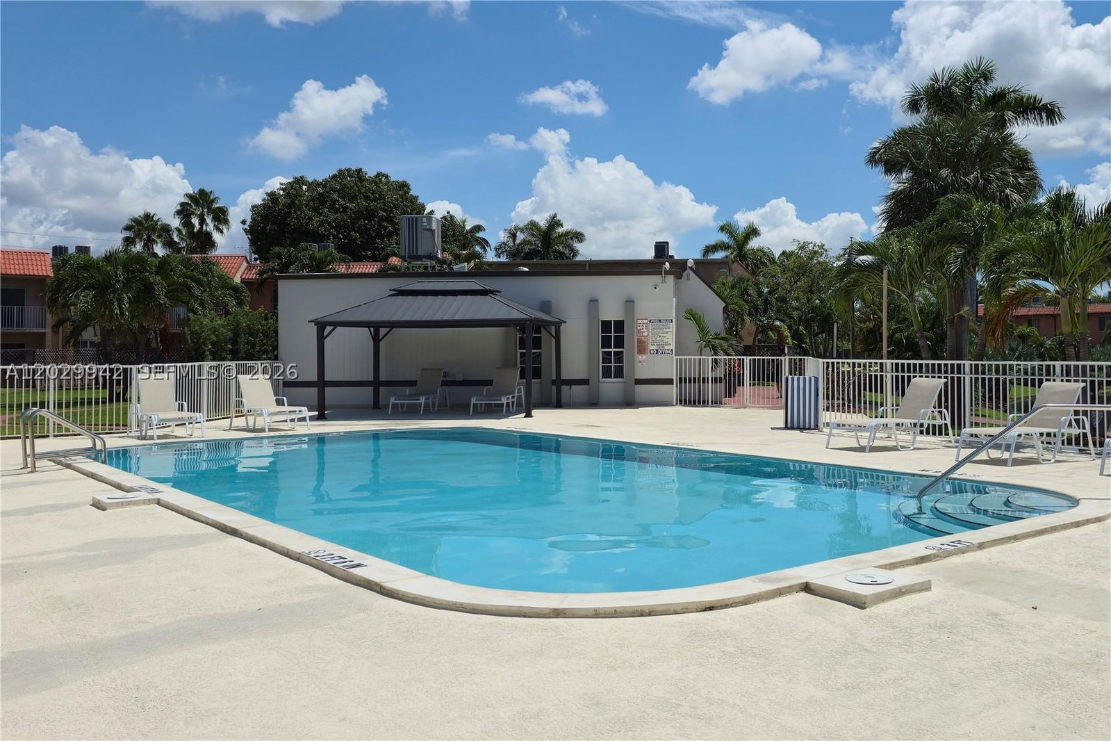 Real estate property located at 5201 Geneva Way #211, Miami-dade, Doral Gardens Ii Condo, Doral, FL