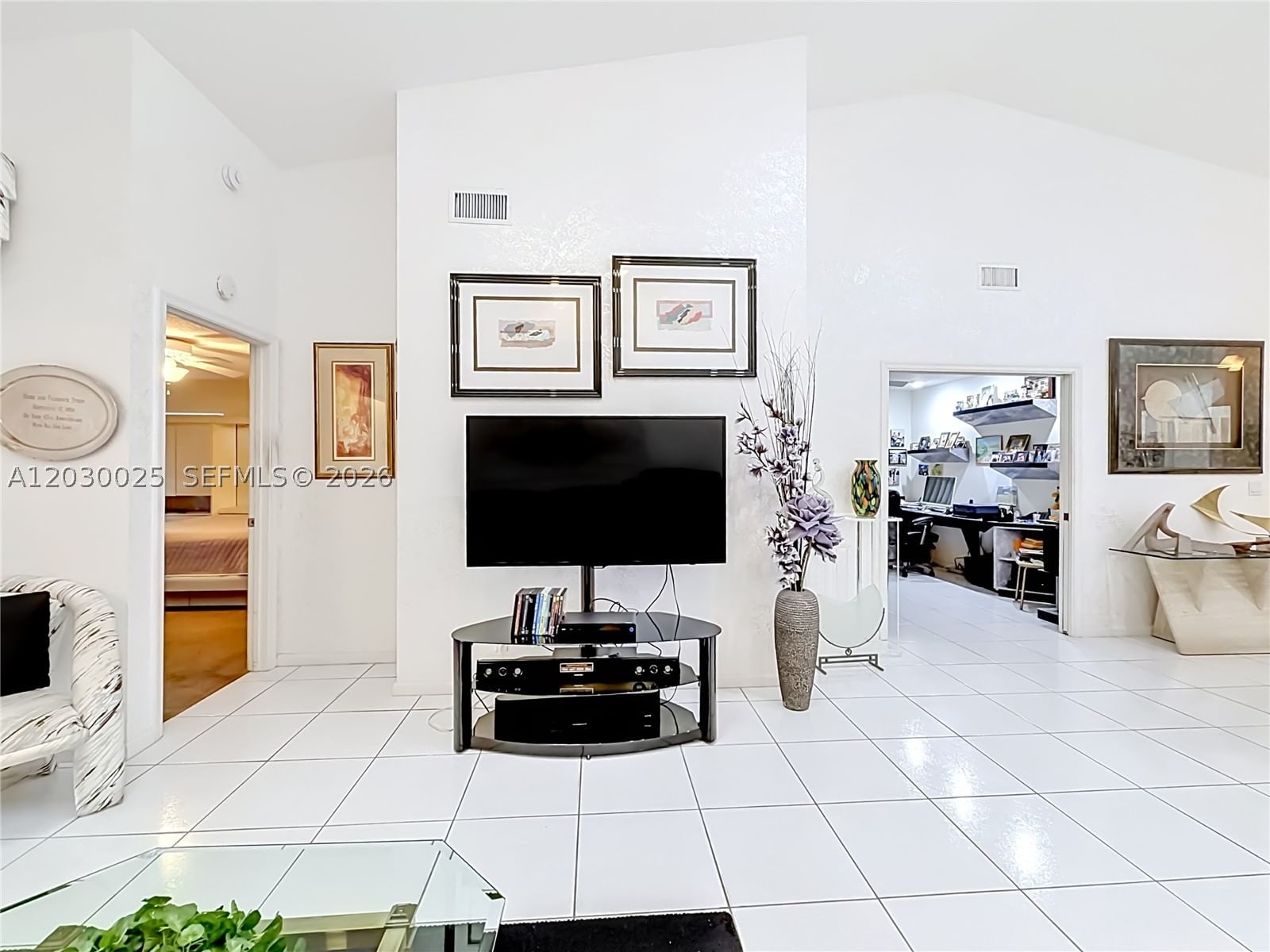 Real estate property located at 5591 Royal Lake Cir, Palm Beach, Coral Lakes V, Boynton Beach, FL