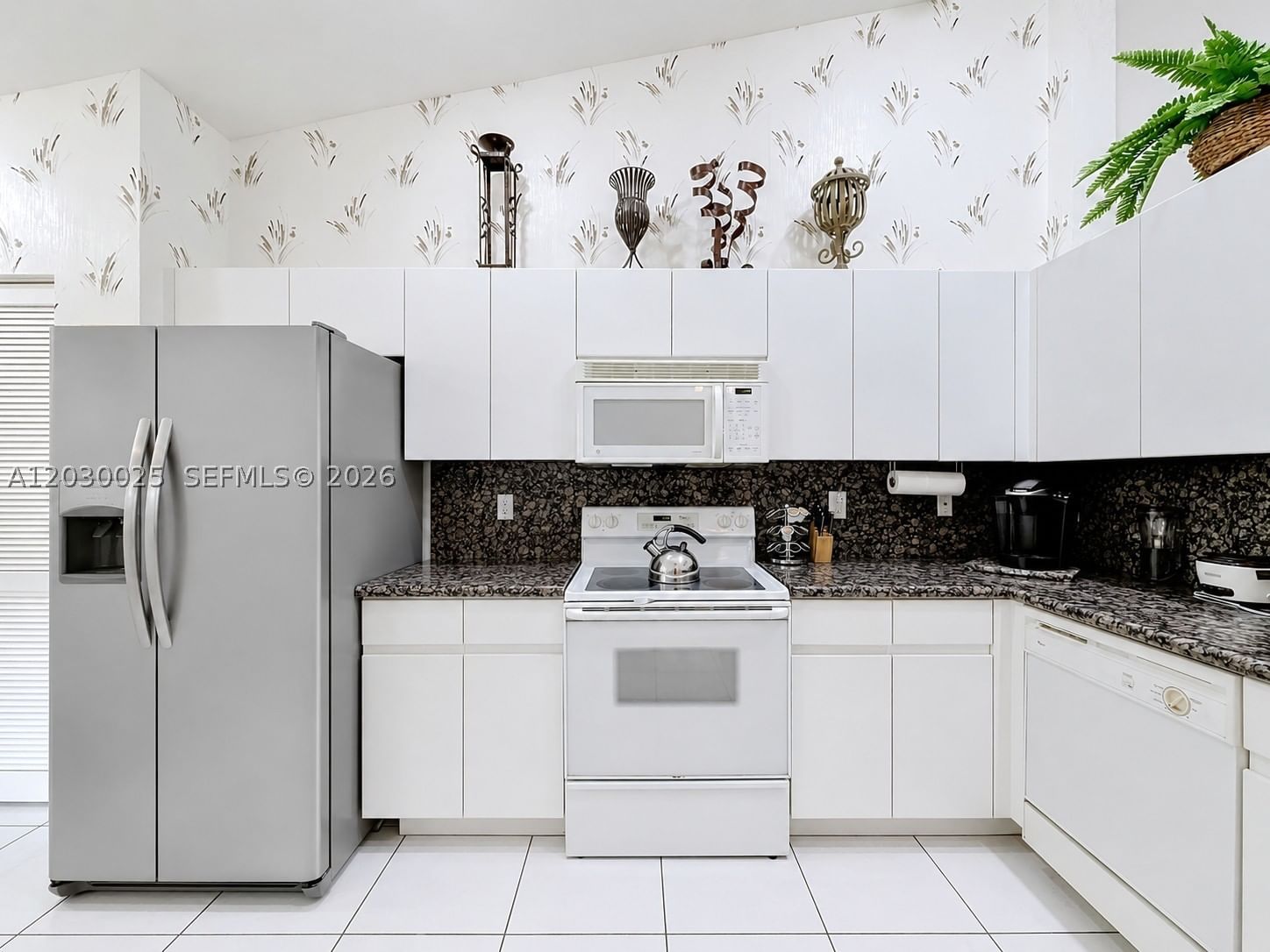 Real estate property located at 5591 Royal Lake Cir, Palm Beach, Coral Lakes V, Boynton Beach, FL