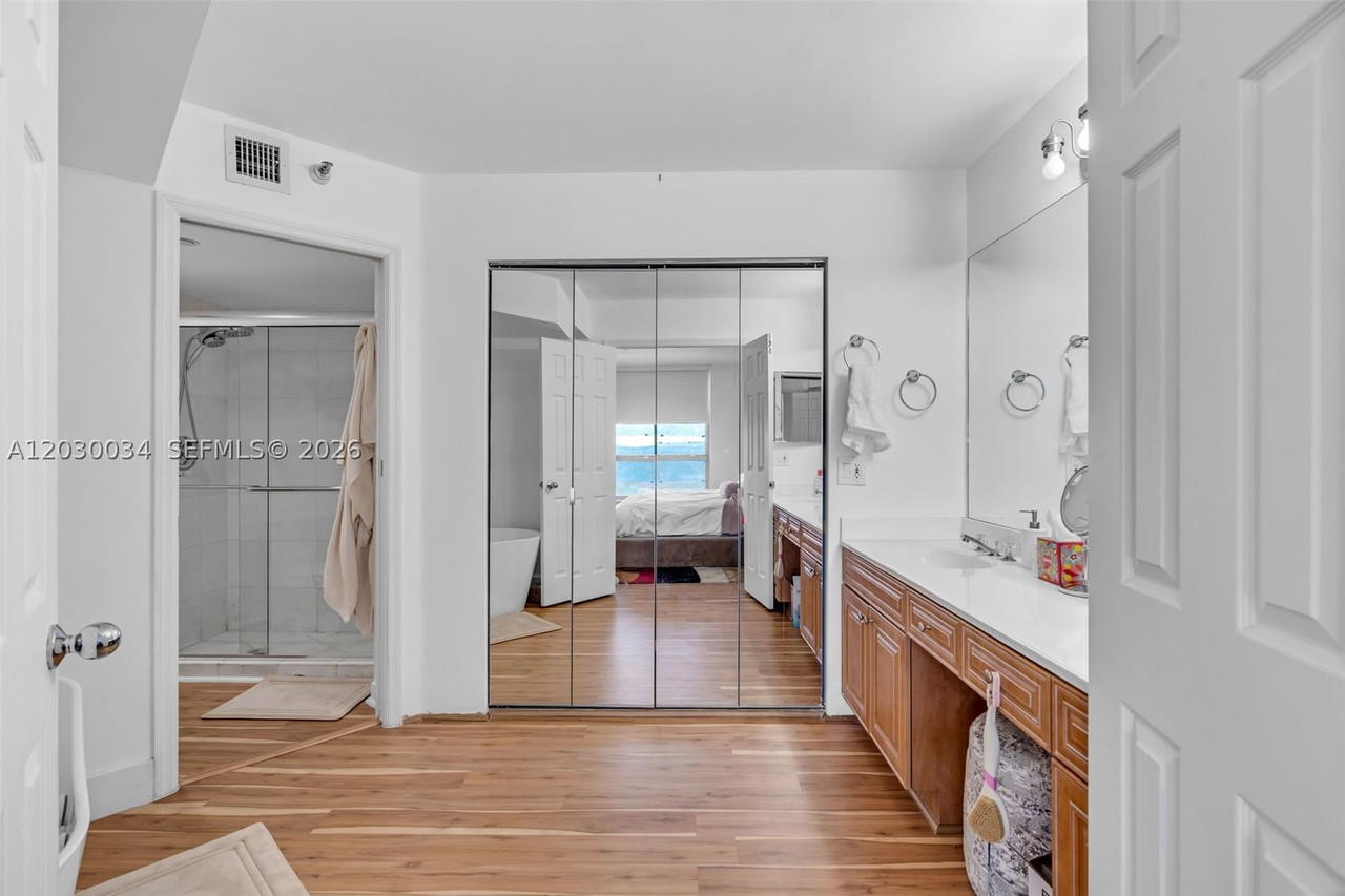 Real estate property located at 3500 Mystic Pointe Dr #1205, Miami-dade, Mystic Pointe Tower 400 C, Aventura, FL