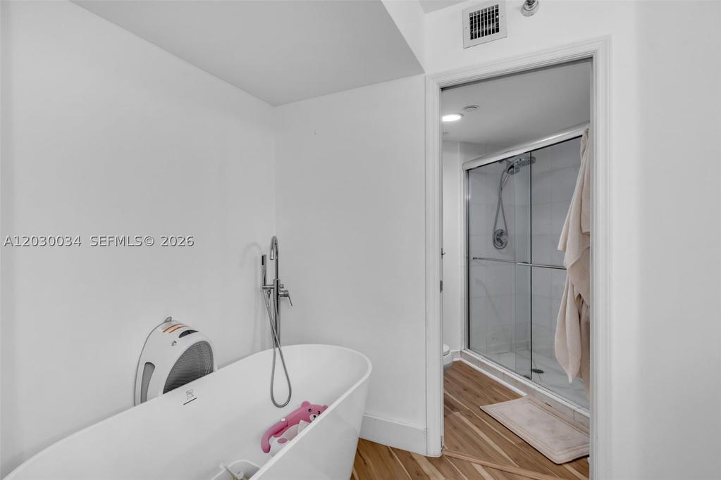 Real estate property located at 3500 Mystic Pointe Dr #1205, Miami-dade, Mystic Pointe Tower 400 C, Aventura, FL