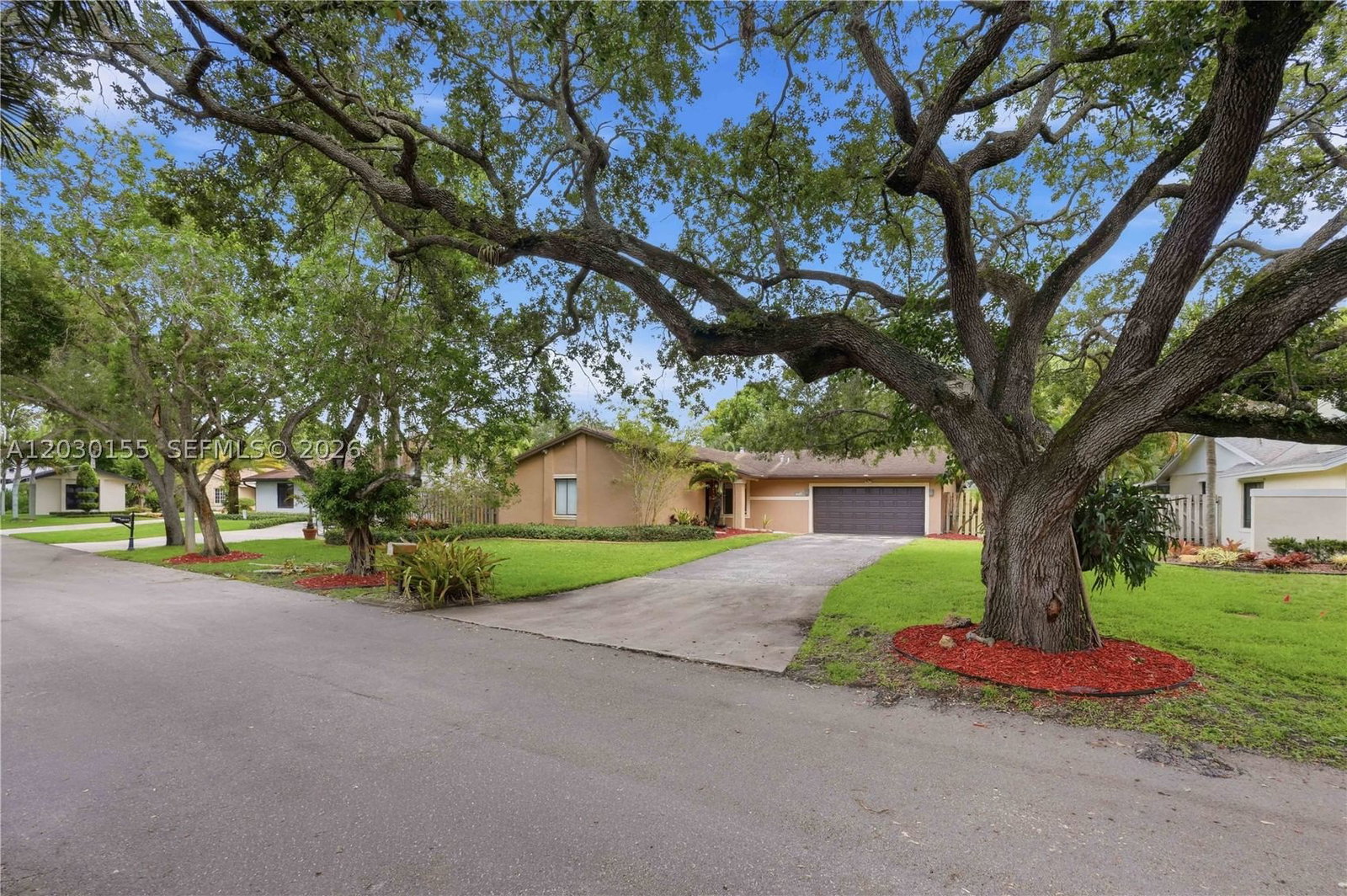 Real estate property located at 12106 Lymestone Way, Broward, Stonebridge Phase 1, Cooper City, FL