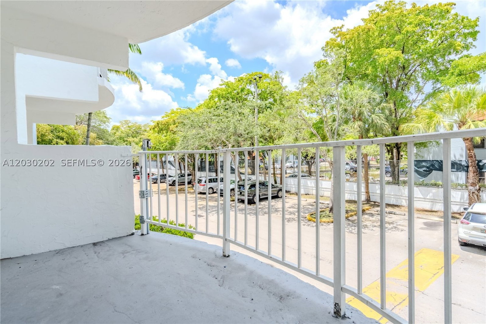 Real estate property located at 482 165th St Rd A-201, Miami-dade, Montecarlo Condo, Miami, FL