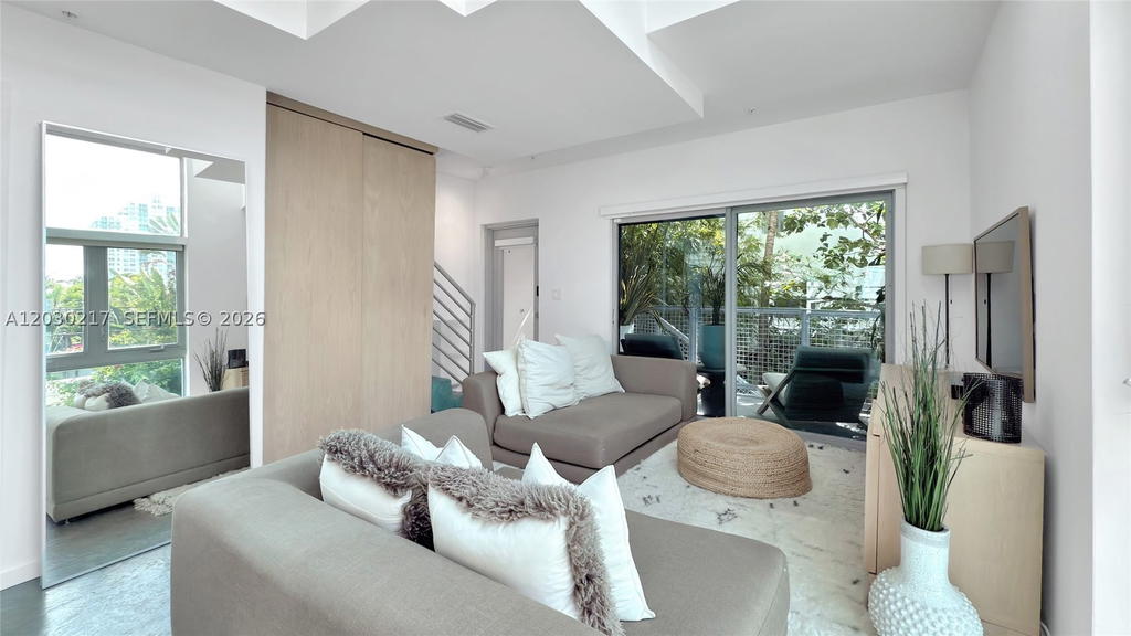 Real estate property located at 734 Michigan Ave, Miami-dade, Ocean Beach Add No 3, Miami Beach, FL