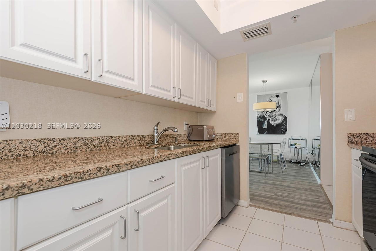 Real estate property located at 90 Alton Rd #607, Miami-dade, Yacht Club At Portofino C, Miami Beach, FL