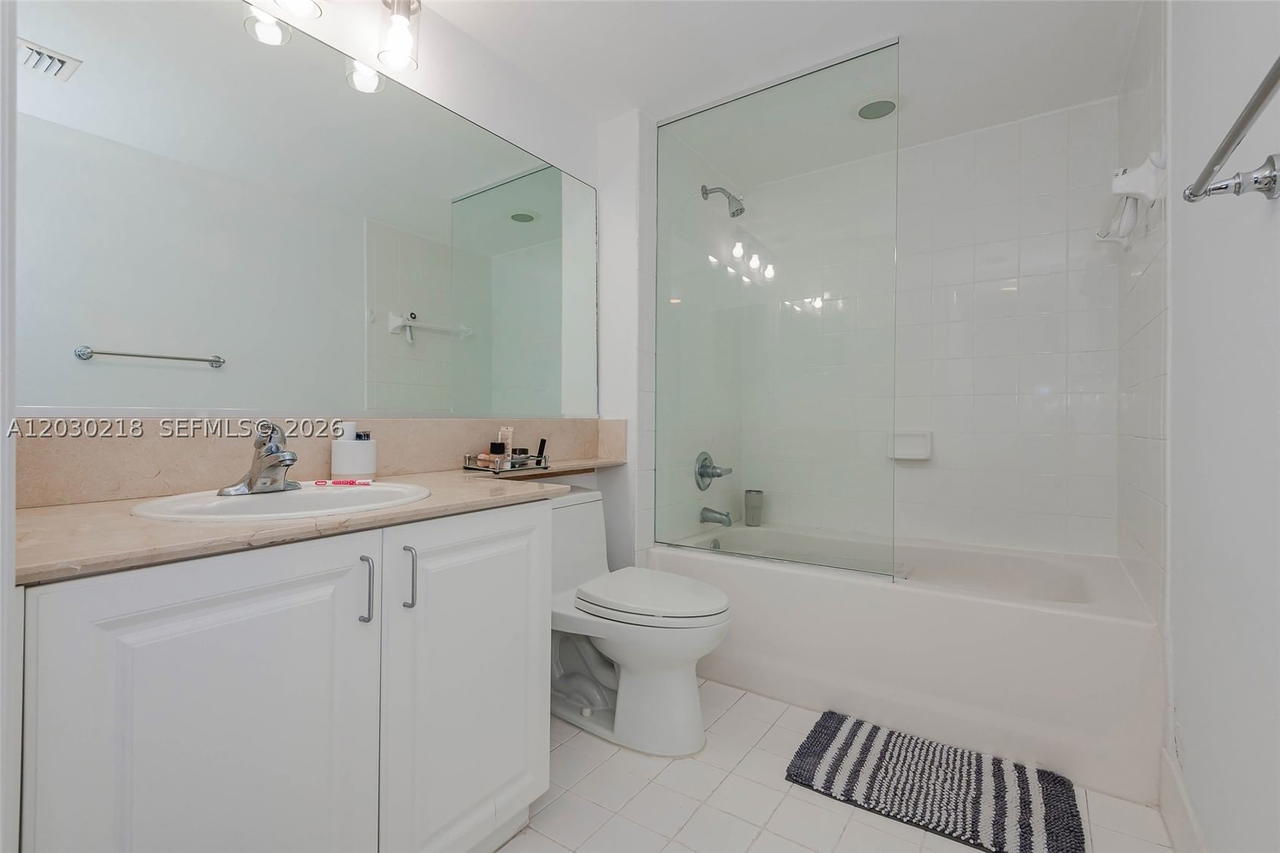 Real estate property located at 90 Alton Rd #607, Miami-dade, Yacht Club At Portofino C, Miami Beach, FL