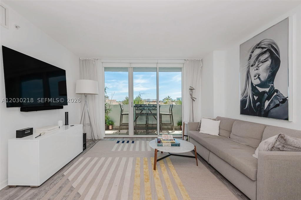 Real estate property located at 90 Alton Rd #607, Miami-dade, Yacht Club At Portofino C, Miami Beach, FL