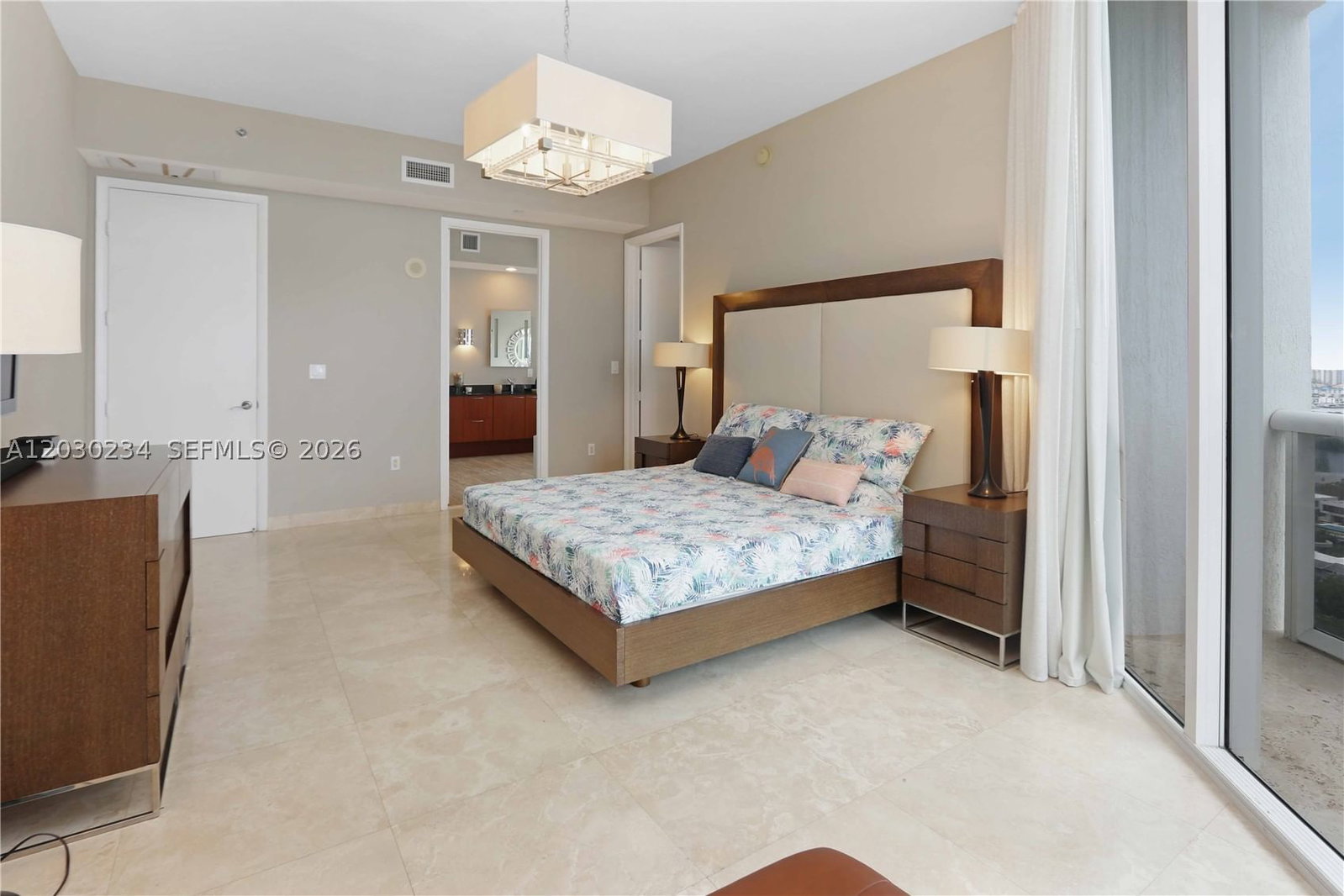 Real estate property located at 15901 Collins Ave #2004, Miami-dade, Tdr Tower Ii Condo, Sunny Isles Beach, FL