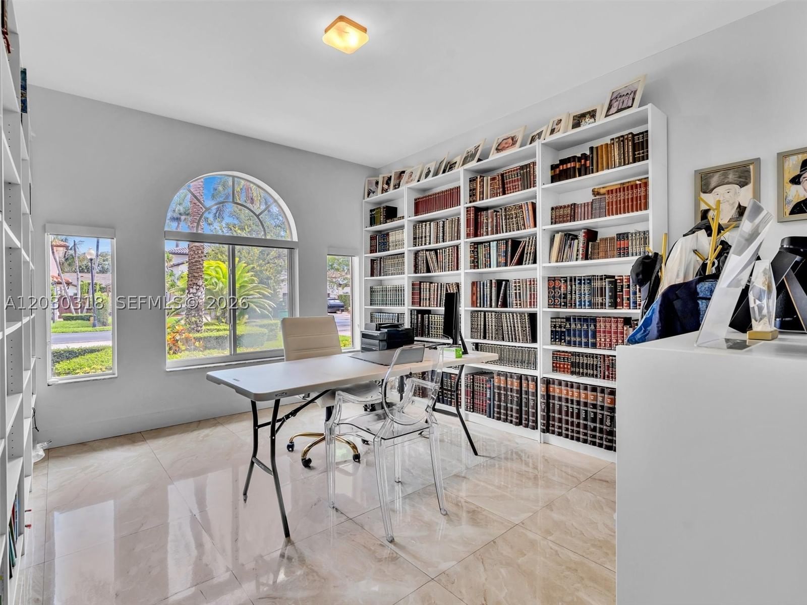 Real estate property located at 8052 161st Ter, Miami-dade, Silvercrest Lake Estates, Miami Lakes, FL