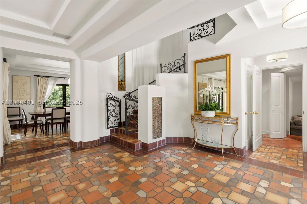 Real estate property located at 5860 Pine Tree Dr, Miami-dade, Beach View Addn, Miami Beach, FL