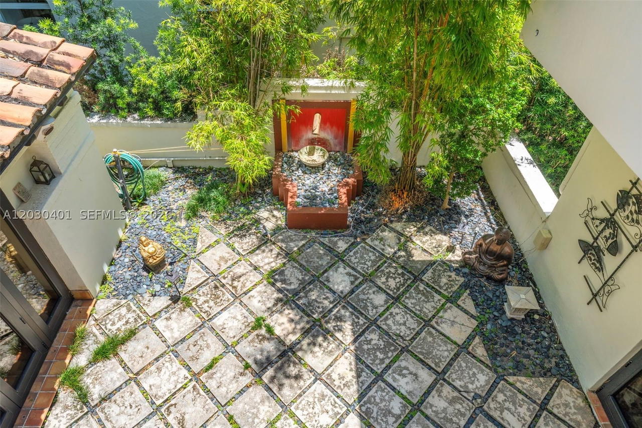 Real estate property located at 5860 Pine Tree Dr, Miami-dade, Beach View Addn, Miami Beach, FL