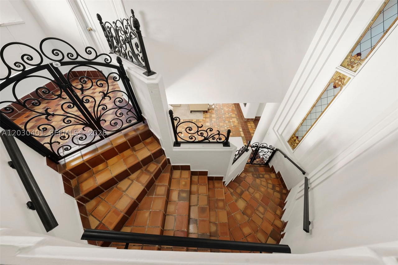 Real estate property located at 5860 Pine Tree Dr, Miami-dade, Beach View Addn, Miami Beach, FL