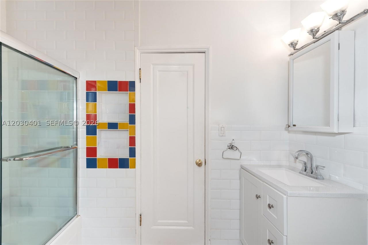 Real estate property located at 5860 Pine Tree Dr, Miami-dade, Beach View Addn, Miami Beach, FL