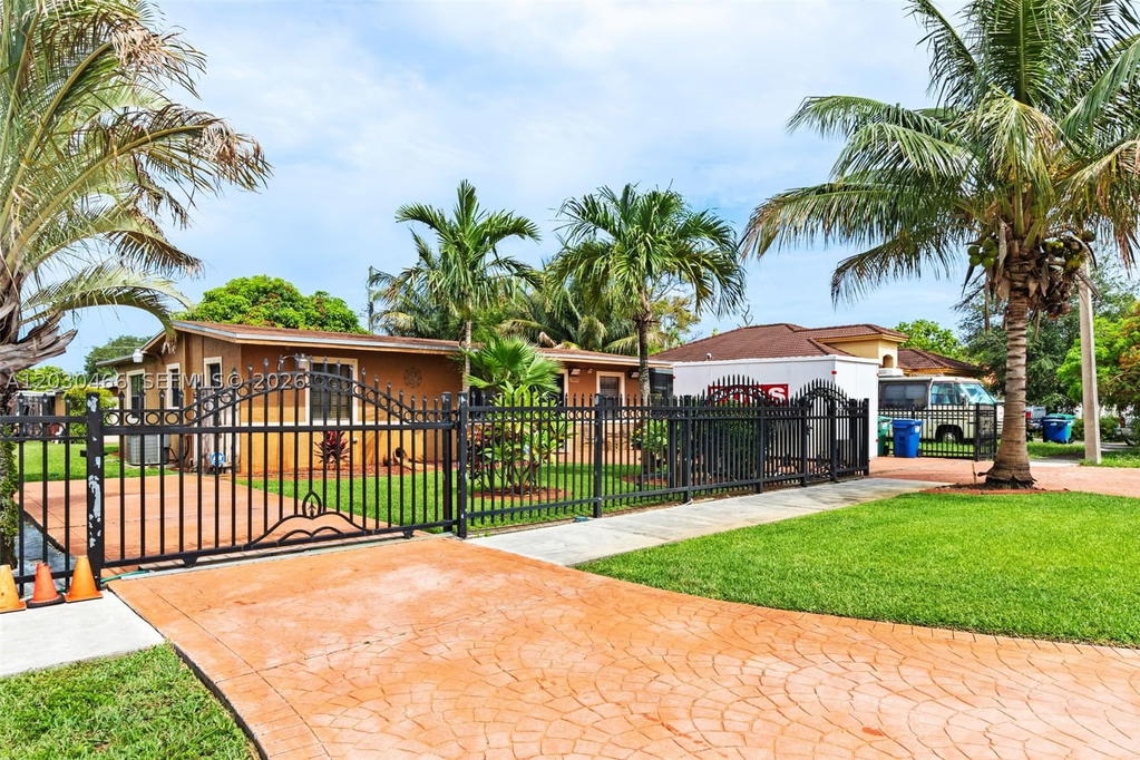 Real estate property located at 15600 37th Pl, Miami-dade, Venetian Garden Rev, Miami Gardens, FL