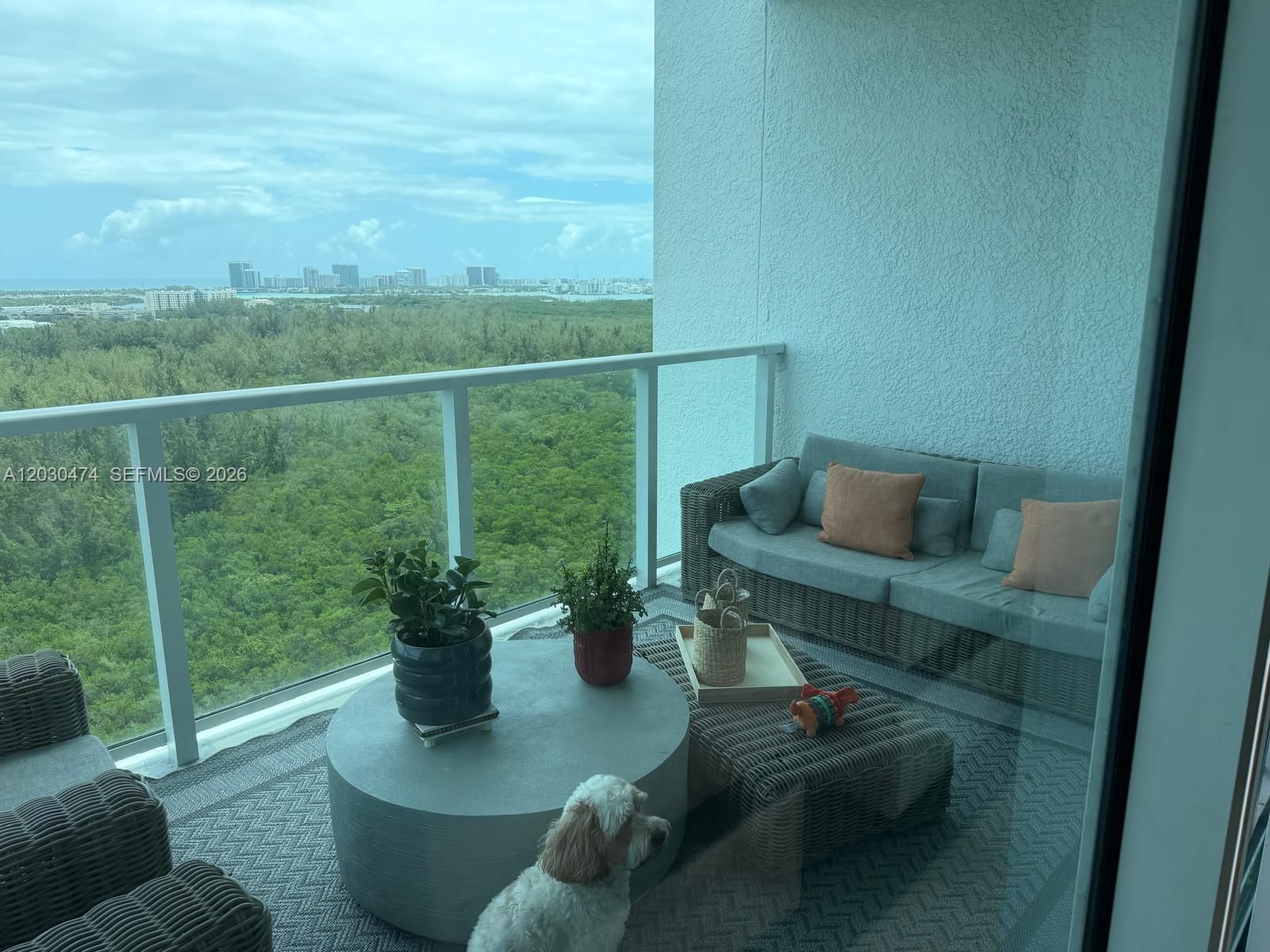 Real estate property located at 14951 Royal Oaks Ln #2001, Miami-dade, The Oaks I Condo, Miami, FL