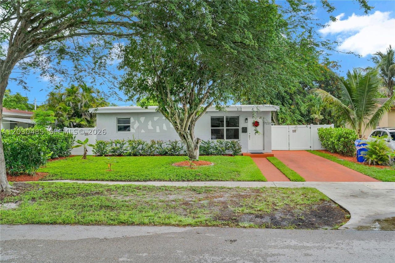 Real estate property located at 7220 Arthur St, Broward, Boulevard Estates, Hollywood, FL