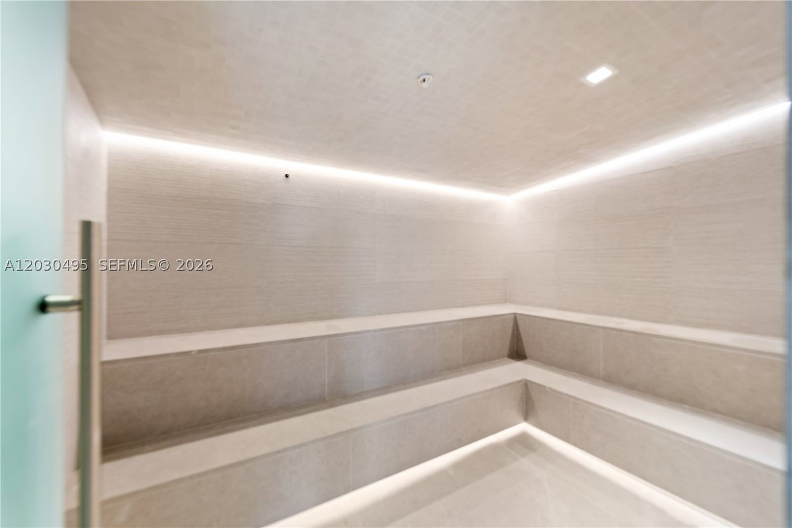 Real estate property located at 900 Biscayne Blvd PH6205, Miami-dade, 900 Biscayne Bay Condo, Miami, FL