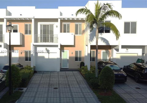 Real estate property located at 7221 103rd Path, Miami-dade, Doral Palms North, Doral, FL