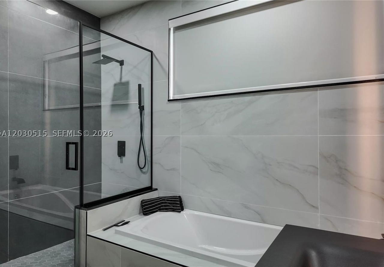 Real estate property located at 7221 103rd Path, Miami-dade, Doral Palms North, Doral, FL