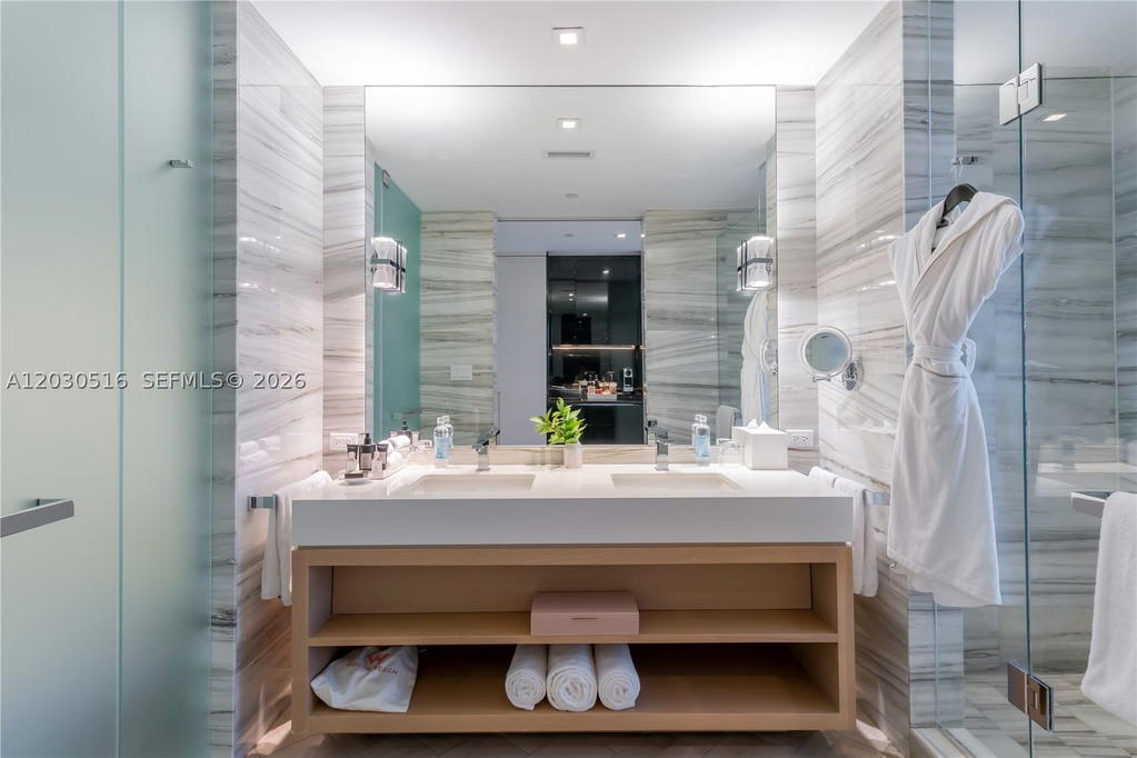 Real estate property located at 2201 Collins Ave #707, Miami-dade, 2201 Collins Ave Condo, Miami Beach, FL
