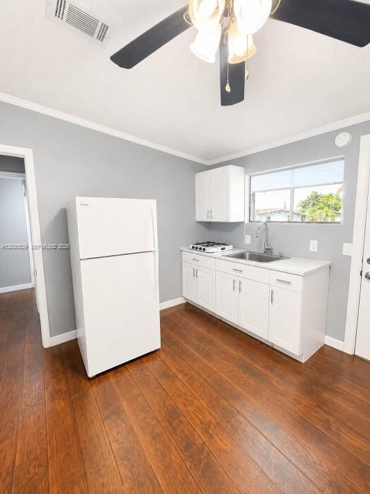 Real estate property located at 20413 55 Court, Miami-dade, Royal Country, Miami Gardens, FL