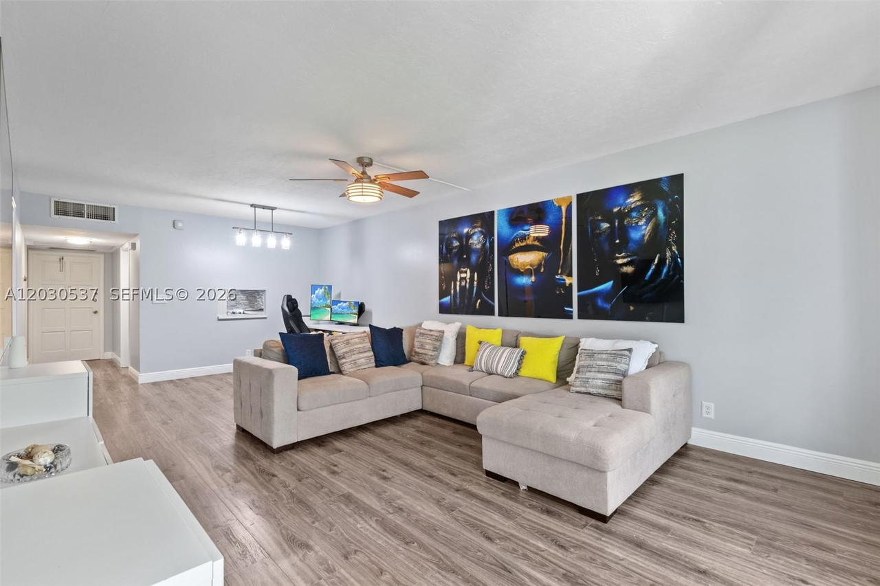 Real estate property located at 2800 Palm Aire Dr #405, Broward, No 1 Palm-aire Country Cl, Pompano Beach, FL